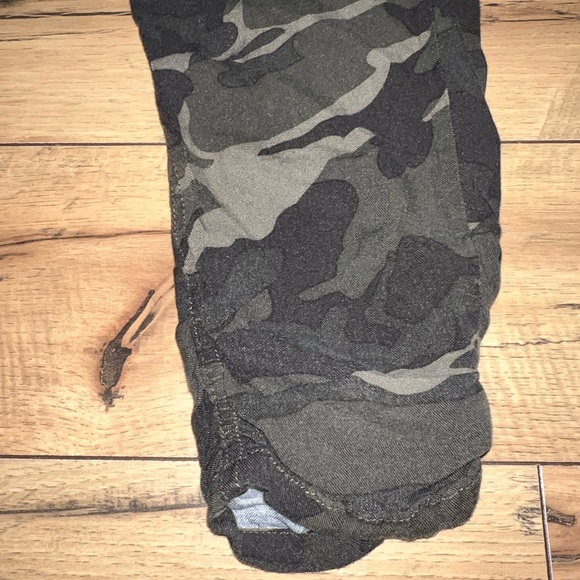 camo pants - Picture 2 of 5